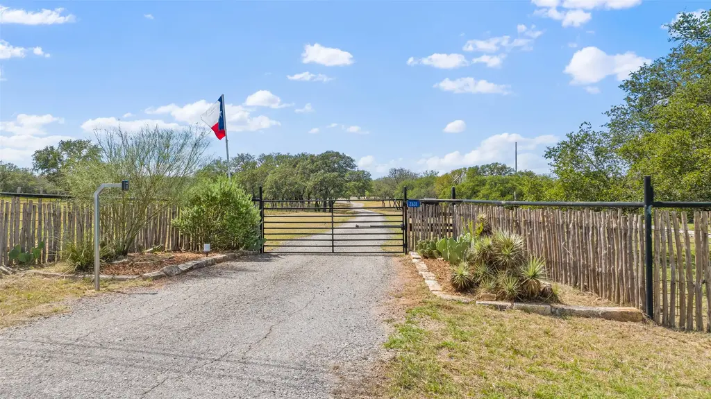 2631 N Us Hwy 281, Johnson City