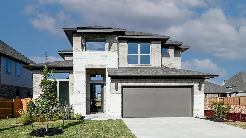 523 Prickly Poppy Loop, Kyle
