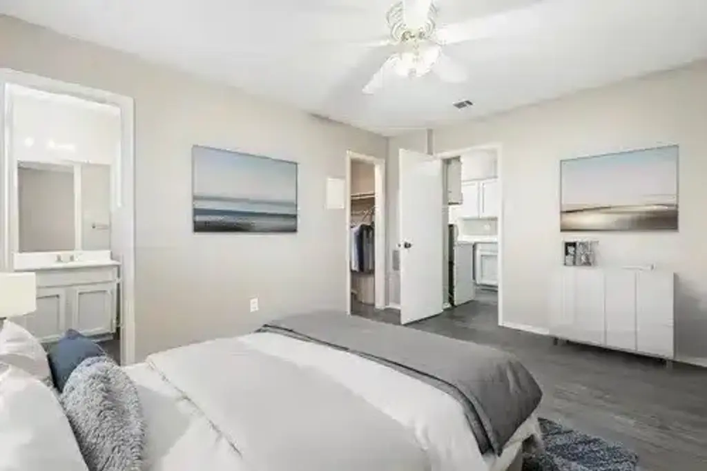 829 Park Plaza 105, Austin