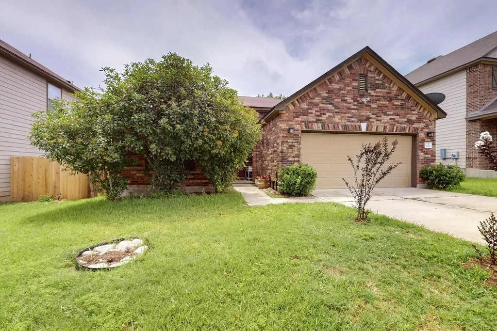 140 Matthews Lane, Kyle