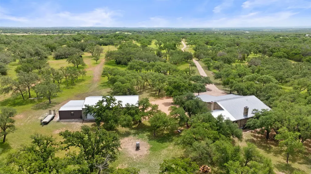 1241 Sandy Oaks Ranch Road, Johnson City