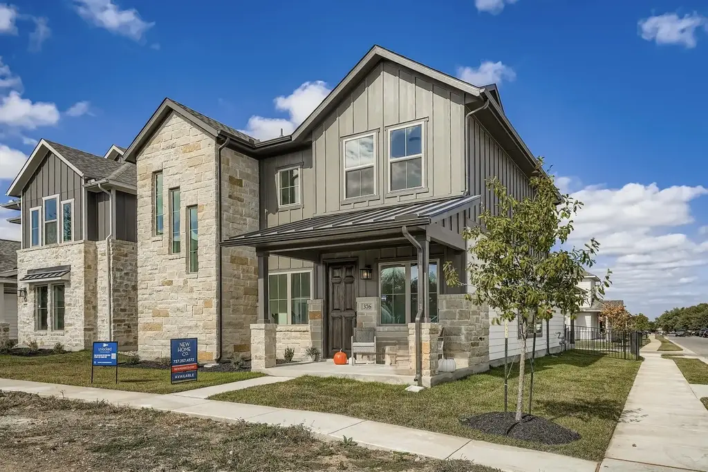 376 Orleanian Drive, Buda