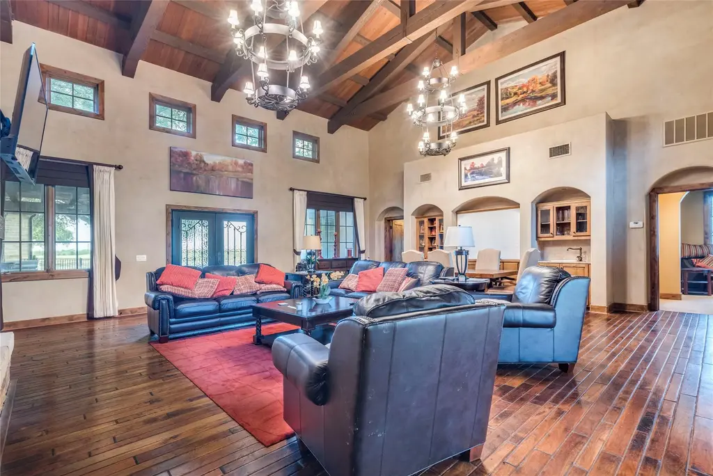 171 Oak Grove Cove, Georgetown