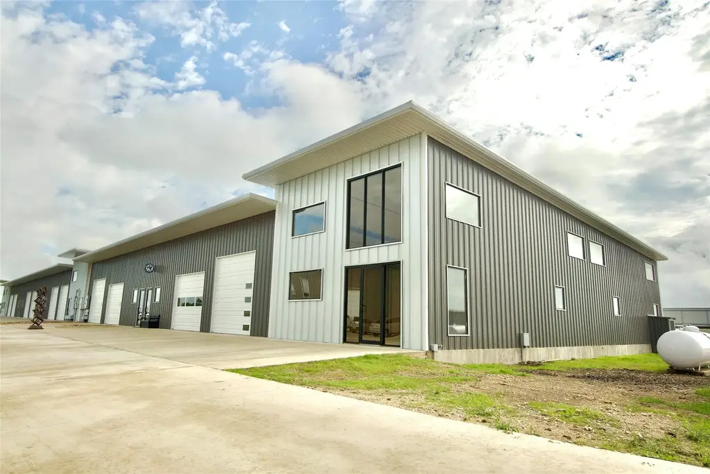 190 Ninety Four Lane 101, Taylor