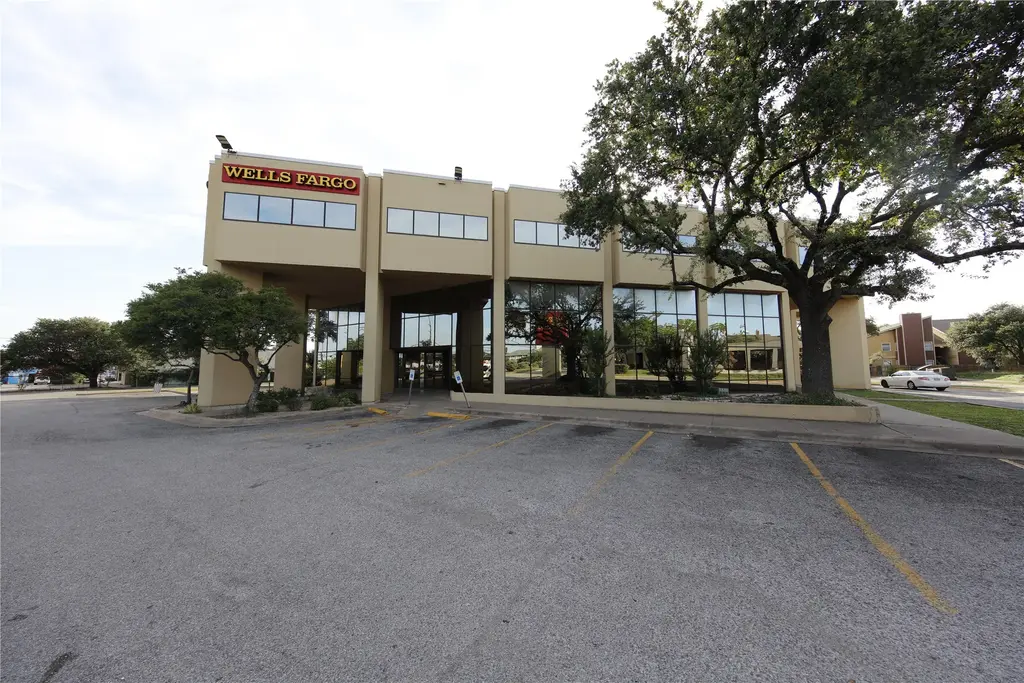 9800 N Lamar Boulevard 301, Austin