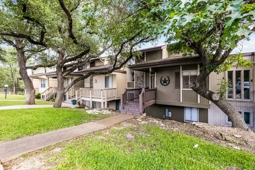 229 Comanche Lane, Point Venture