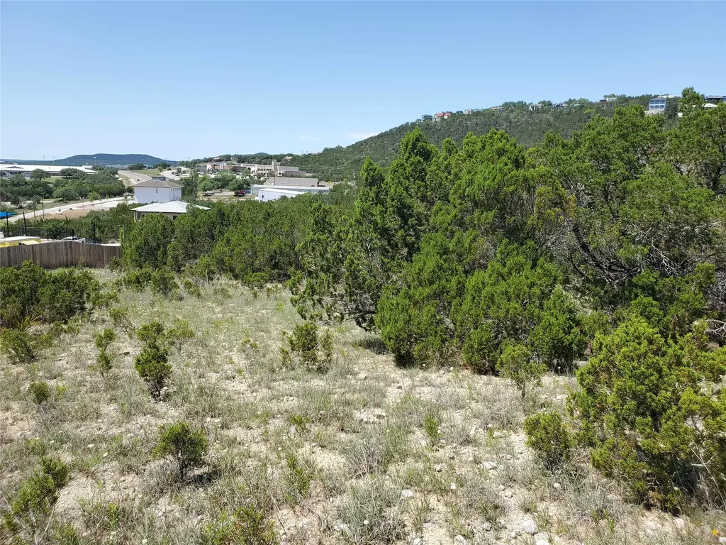 8012 Arapaho Trail, Lago Vista