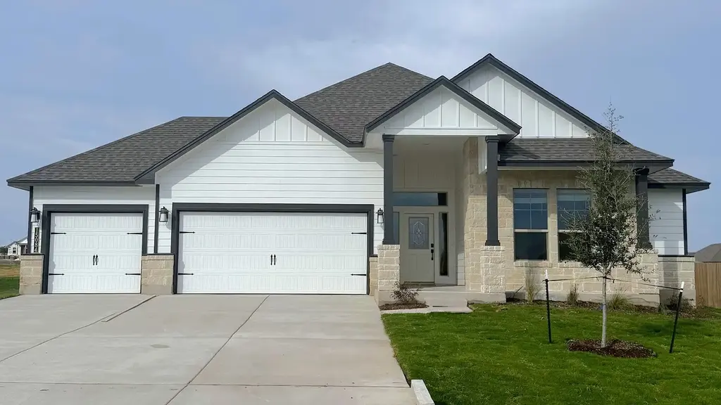 15084 Planeview Drive, Salado
