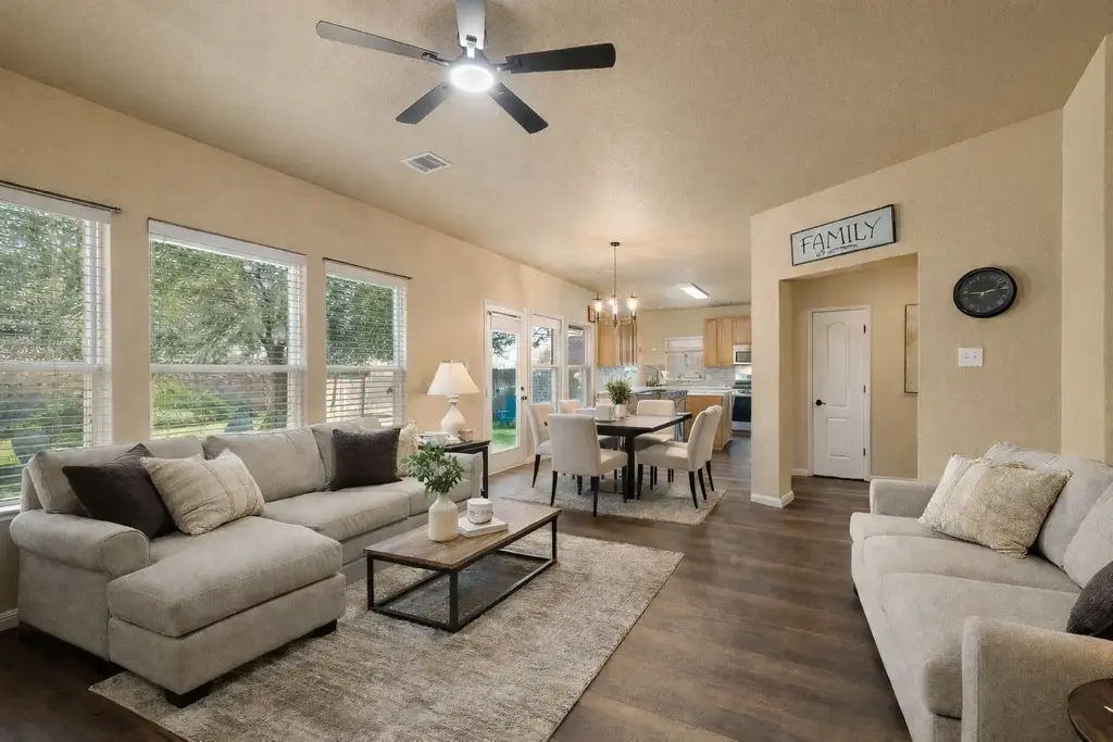 3416 Winding Shore Lane, Pflugerville