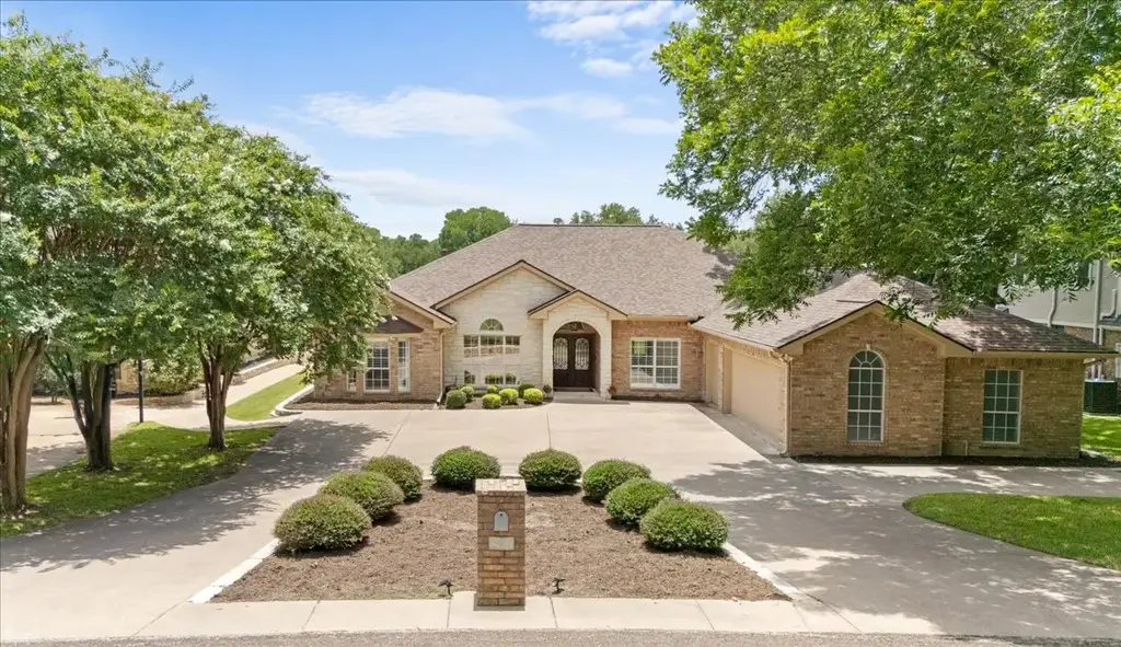 2901 Chisholm Trail, Salado