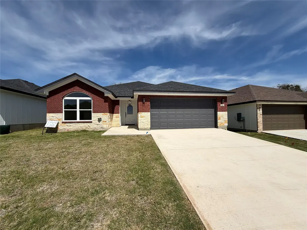 2119 Blackhawk Loop, Belton