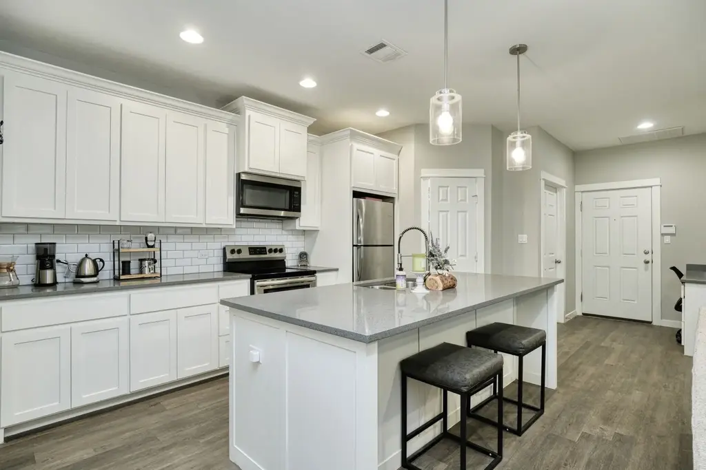 125 Hawea Lane, Bastrop
