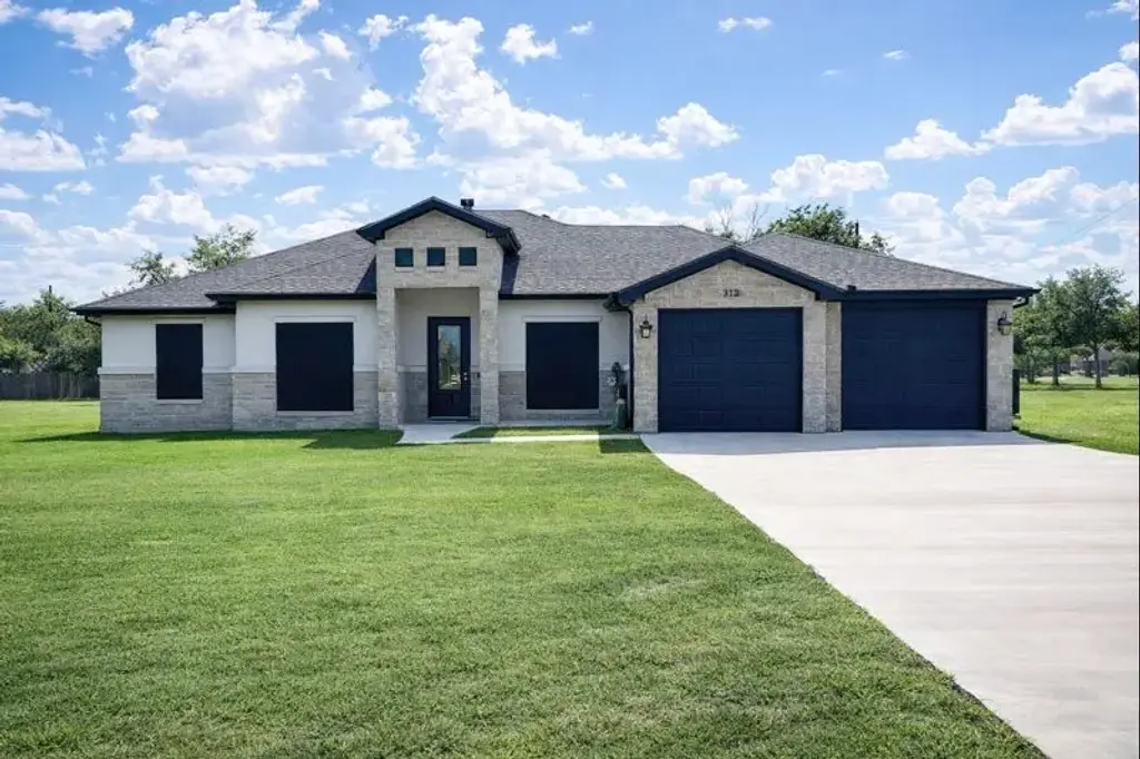 312 Sunrise Hills, Lampasas
