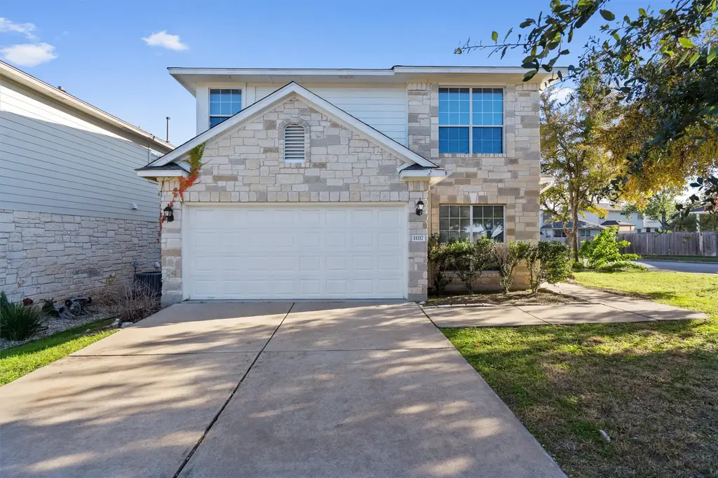11117 Los Comancheros Road, Austin
