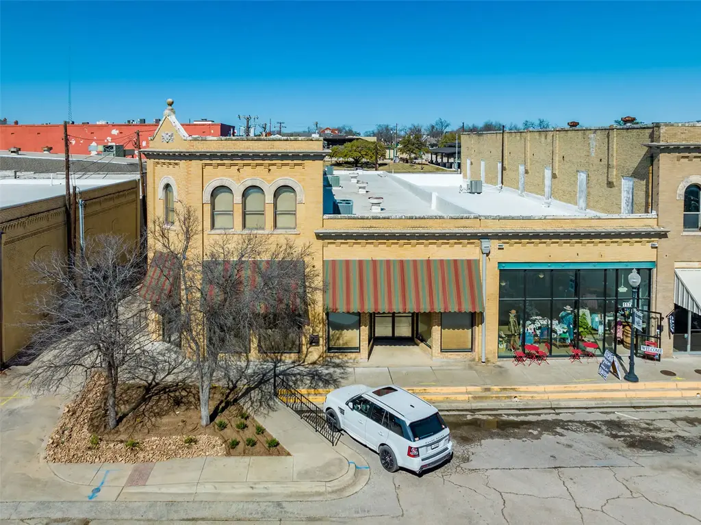 113 & 115 E 3rd Street, Taylor