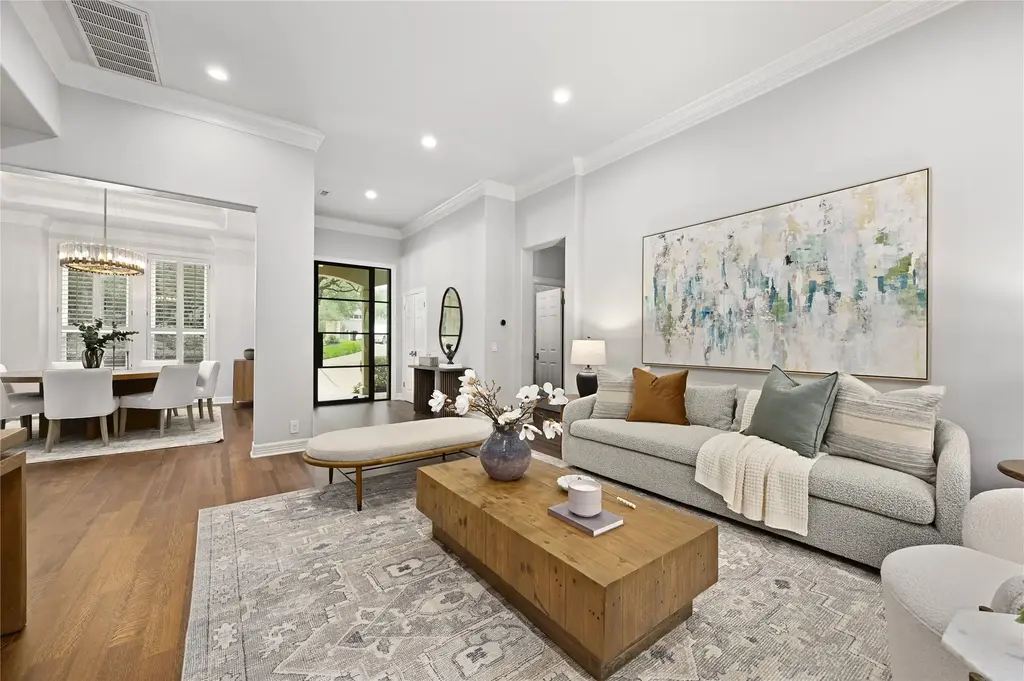 2704 Regents Park, Austin