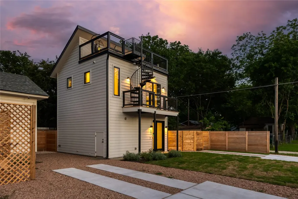 87 Chalmers Avenue, Austin