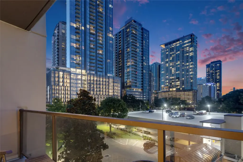 40 N Interstate 35 Highway 5b2, Austin