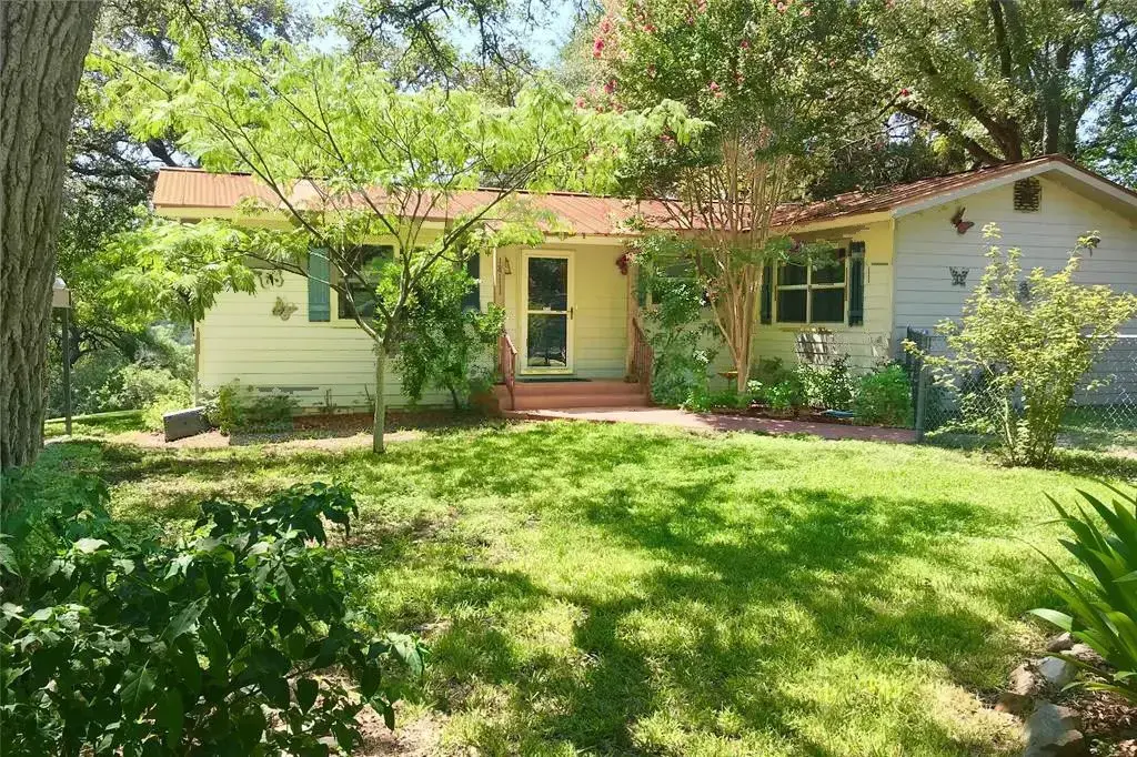18111 Gregg Bluff Road, Jonestown