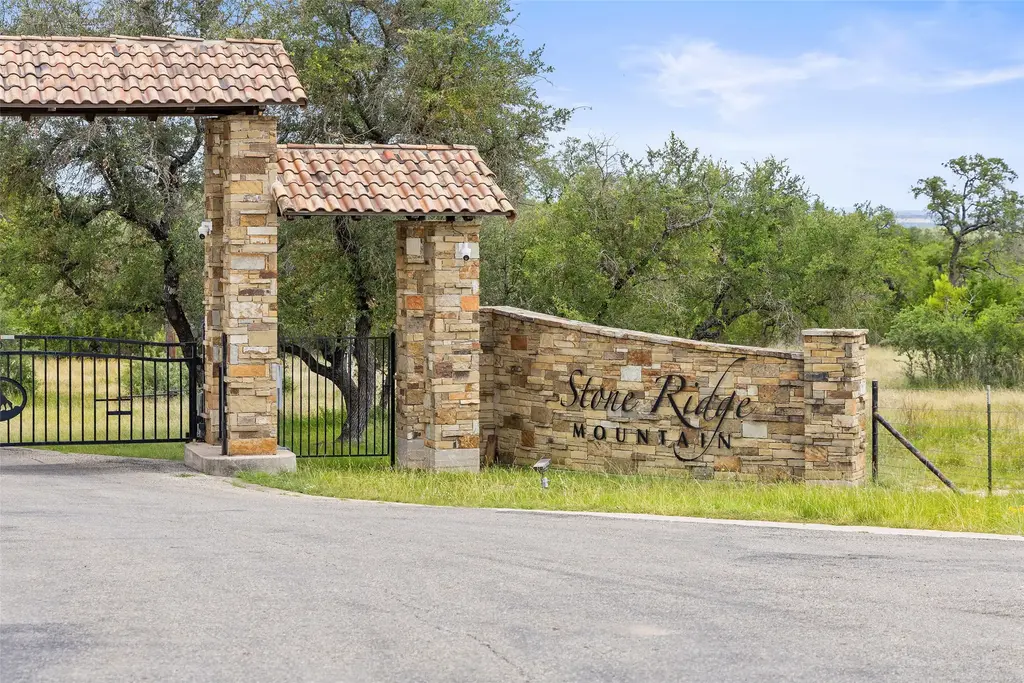 1087 (lot 49) Stone Ridge Mountain Drive, Round Mountain