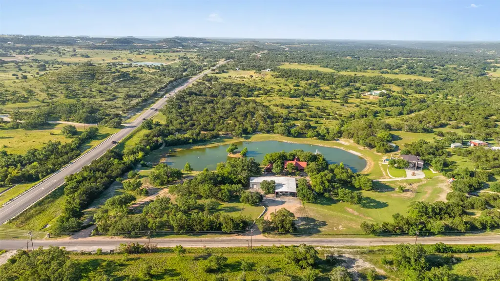 101 Rolling Hills Road, Blanco