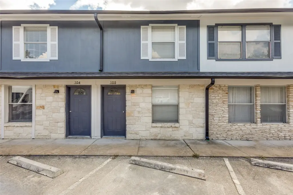2005 Glen Allen Street 105, Austin