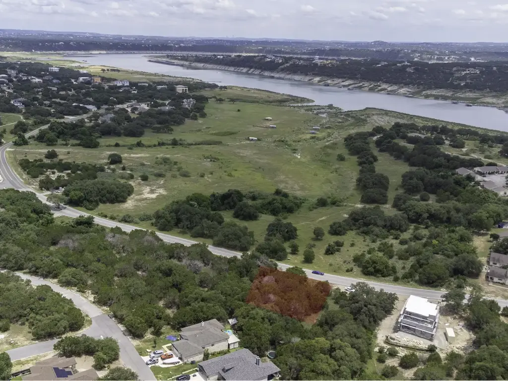 21000 Highland Lake Drive, Lago Vista