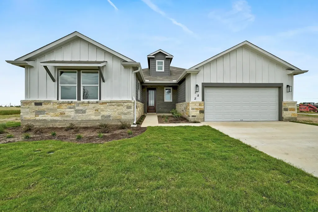 182 Alonzo Drive, Del Valle