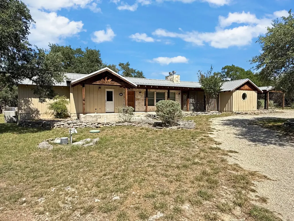 941 Sandy Point Road A, Wimberley