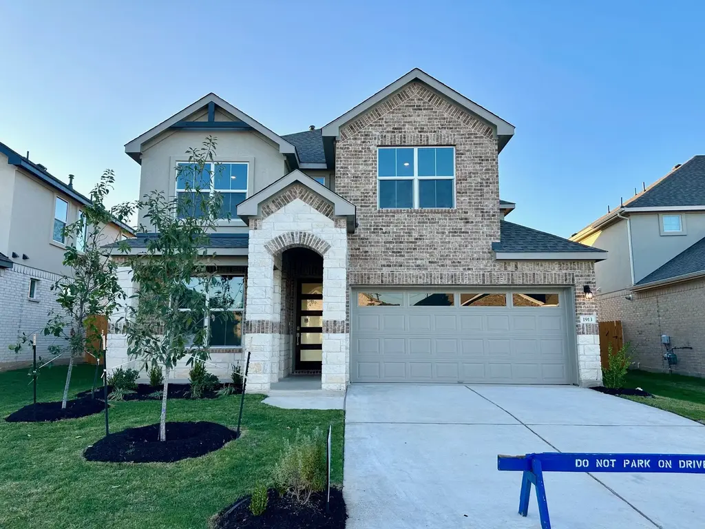 1913 Crooked Creek Street, Leander