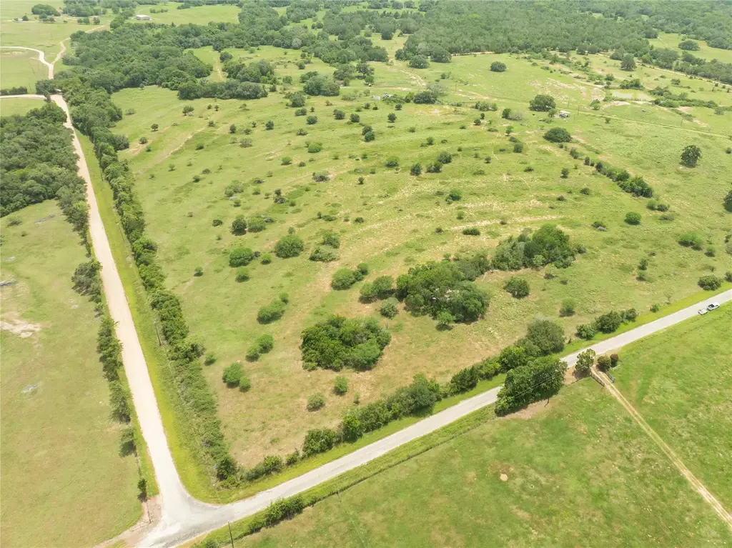 03 Cr 214, Hallettsville