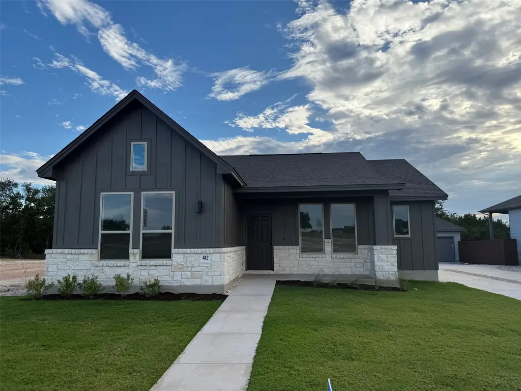 412 Treadwell Lane, Kyle