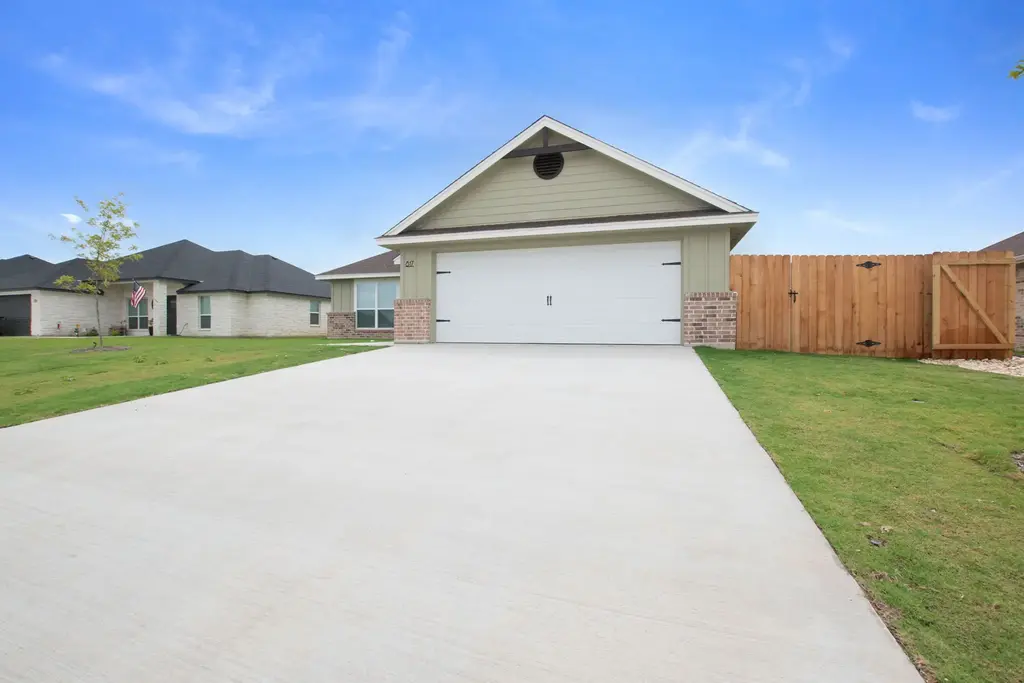 817 Coke Road, Burnet