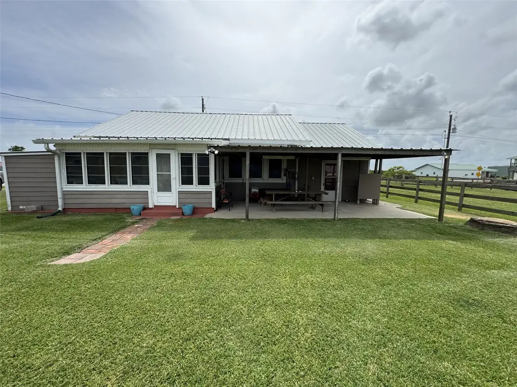 549 Marshall Johnson Avenue S, Port Lavaca