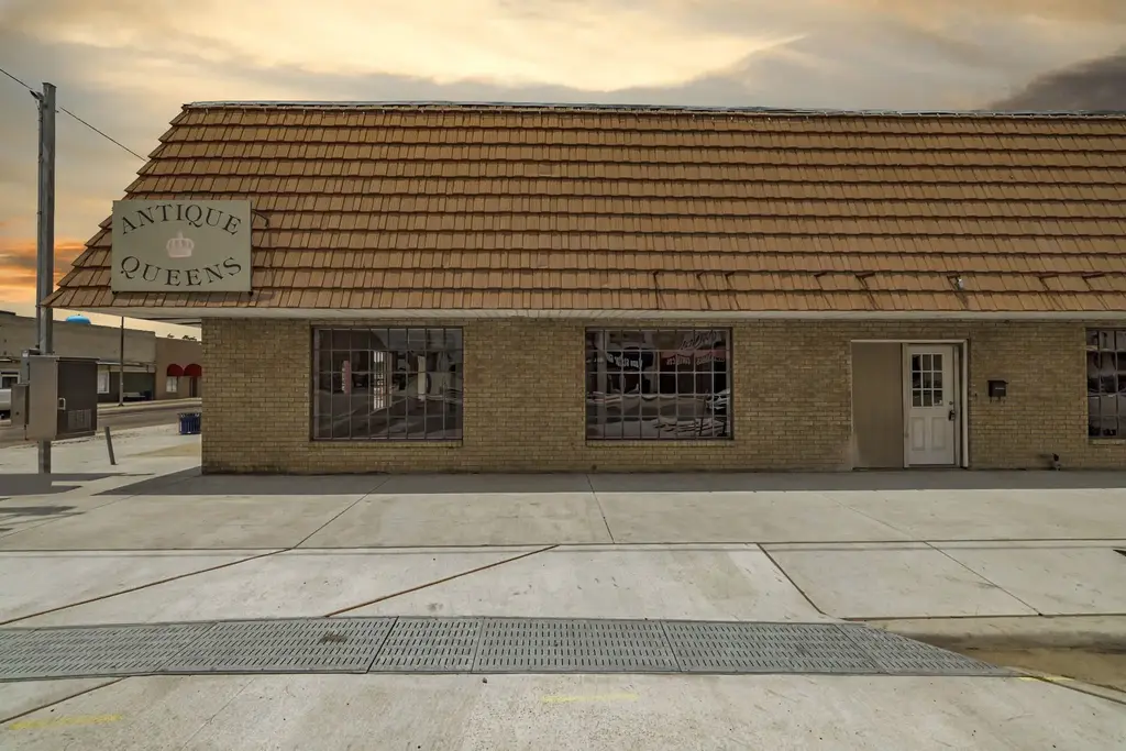 106 W Cameron Avenue, Rockdale