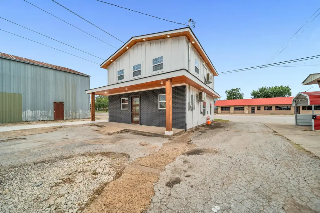 136 S Caldwell-a Street, Giddings