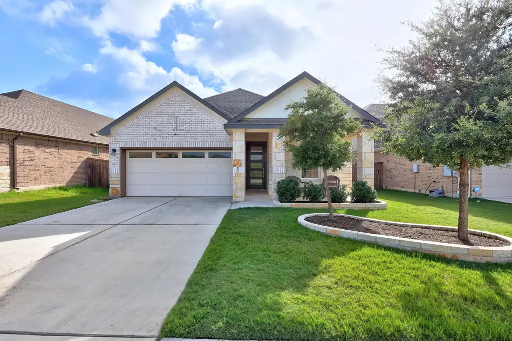 401 Peace Pipe Way, Georgetown