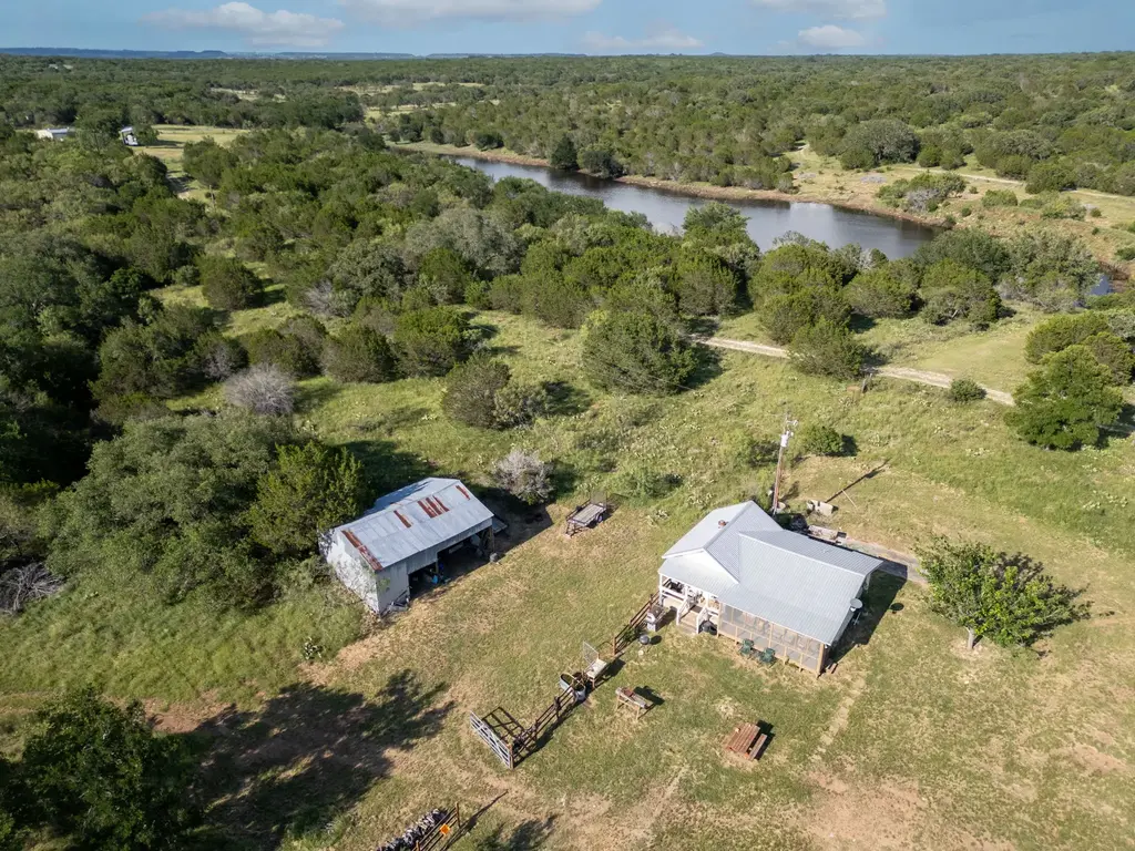 1595 Skyridge Road, Lampasas