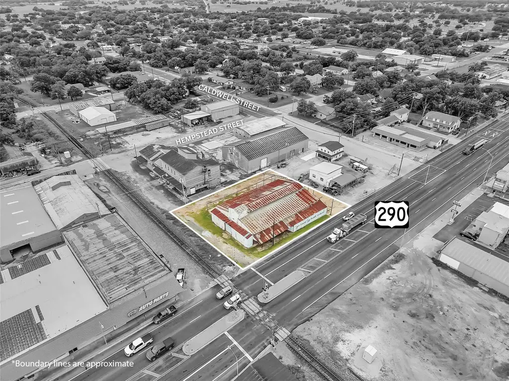 136 S Caldwell-b Street, Giddings