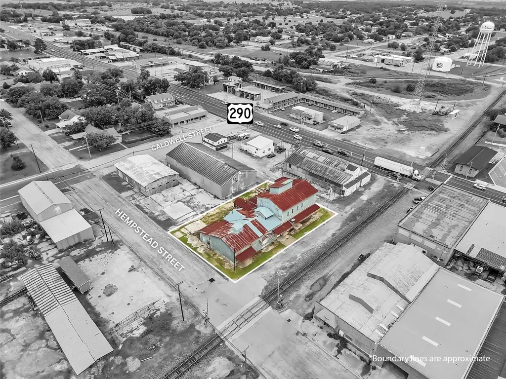 136 S Caldwell-e Street, Giddings