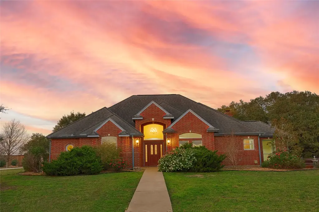 900 Schulze Road, Schulenburg