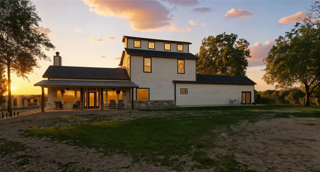 2410 Fm 1680, Moulton