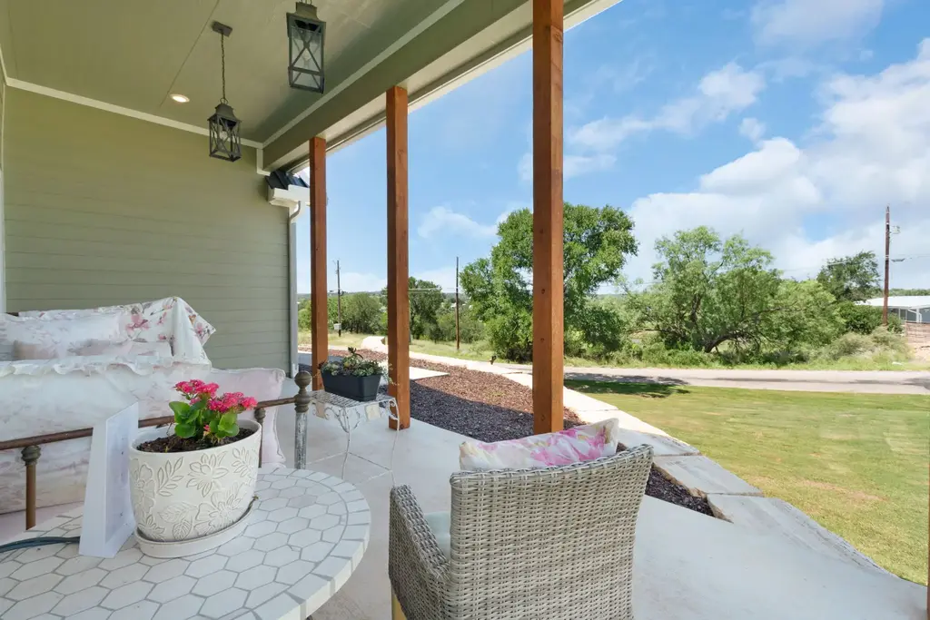 908 Sandy Mountain Drive, Llano