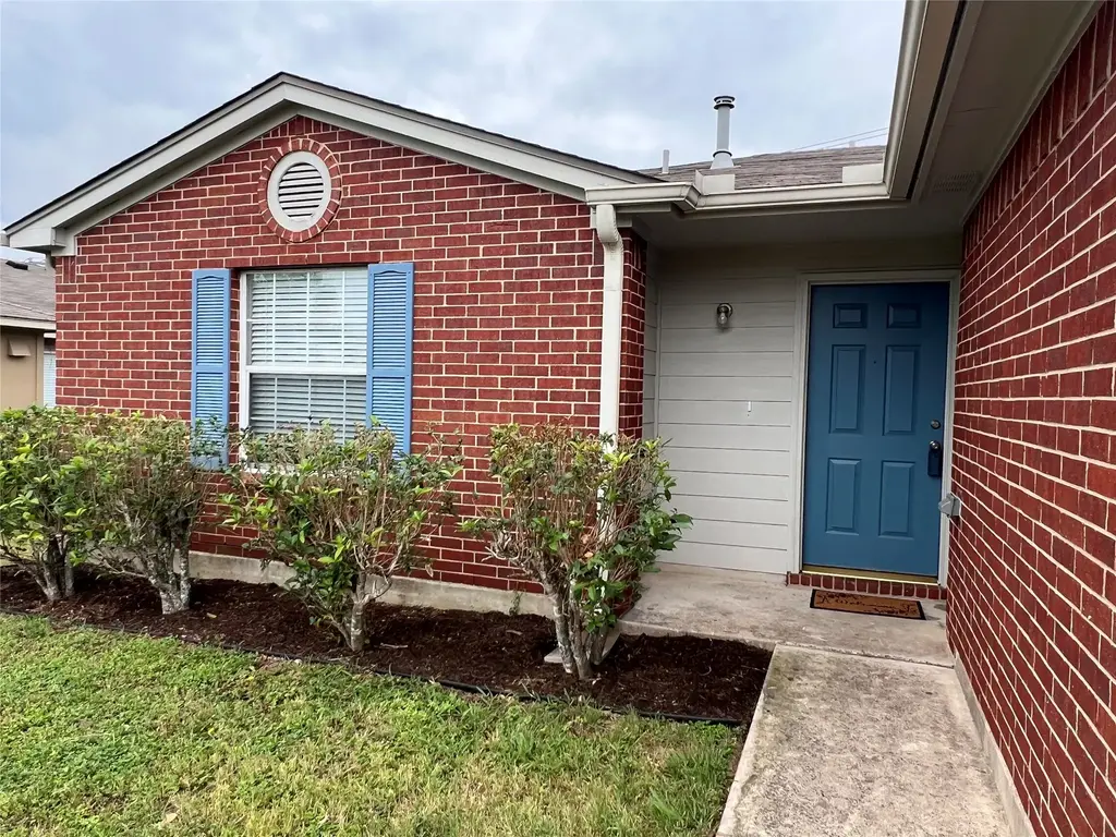 112 Mason Reed Cove, Kyle