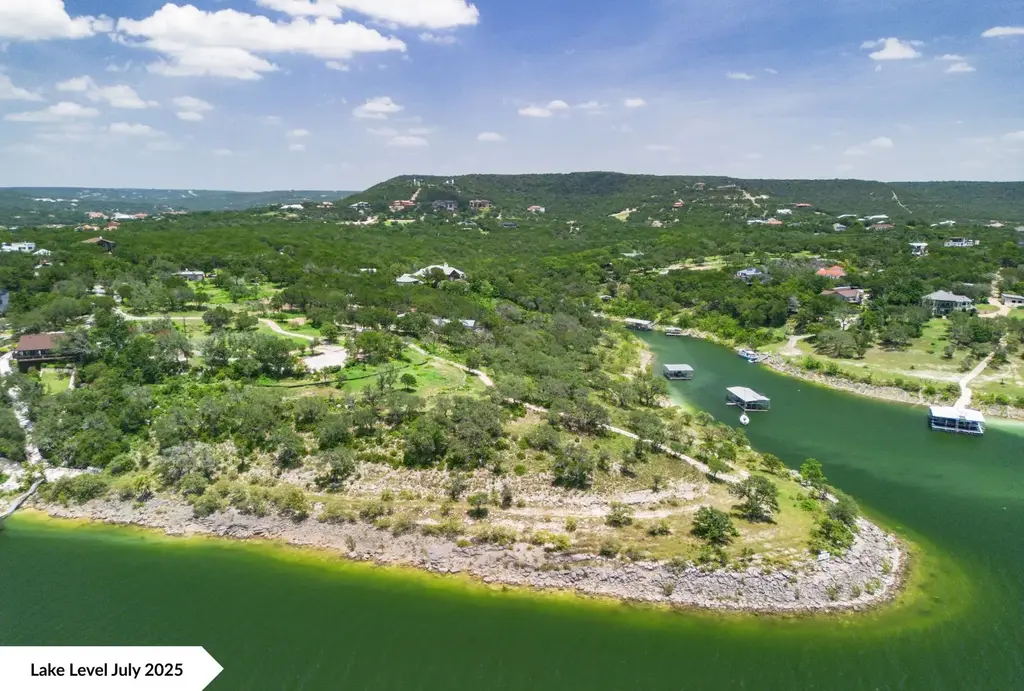 8005 Sharon Road, Volente