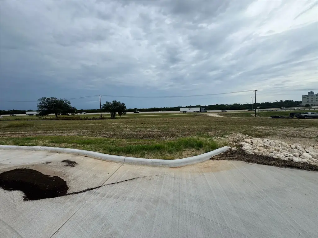 2305 Salado Center Loop, Salado