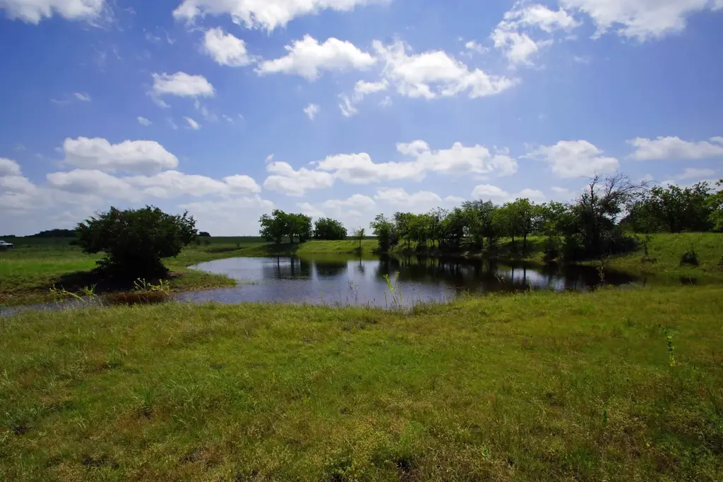 2002 County Road 276, Bertram