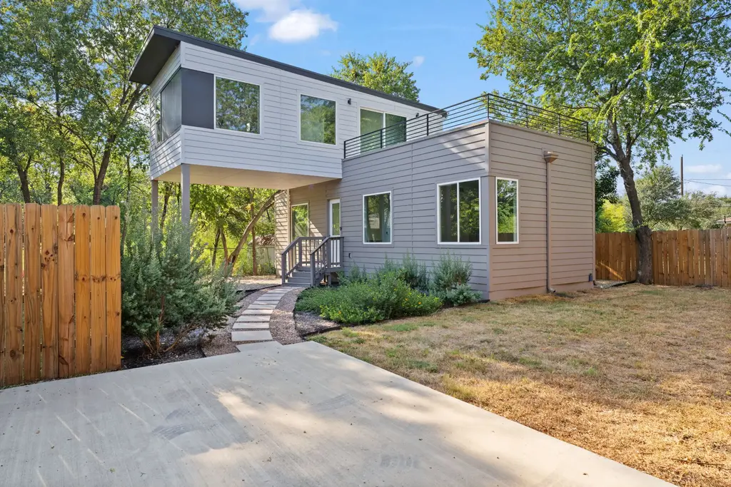 403 Middle Lane 2, Austin