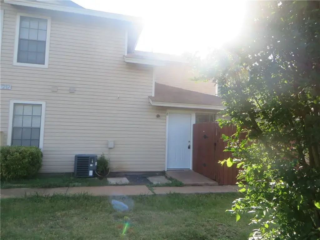 2217 Katy Lane B, Georgetown