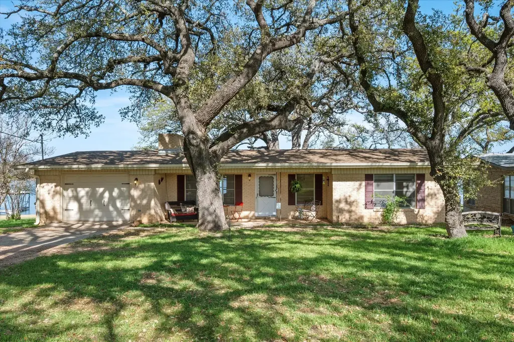 210 Lake Loop, Tow